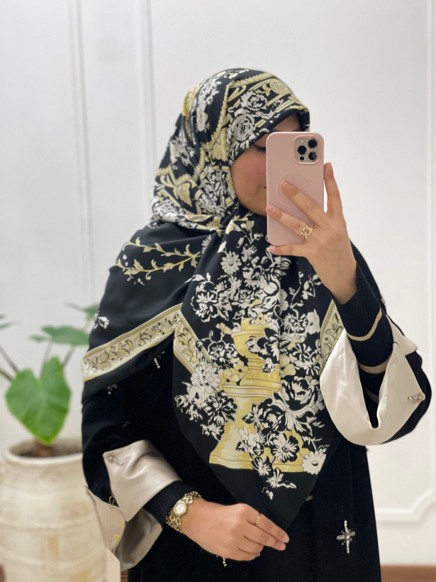 روسری لوکس ابریشم توییل کد ۱۴۳