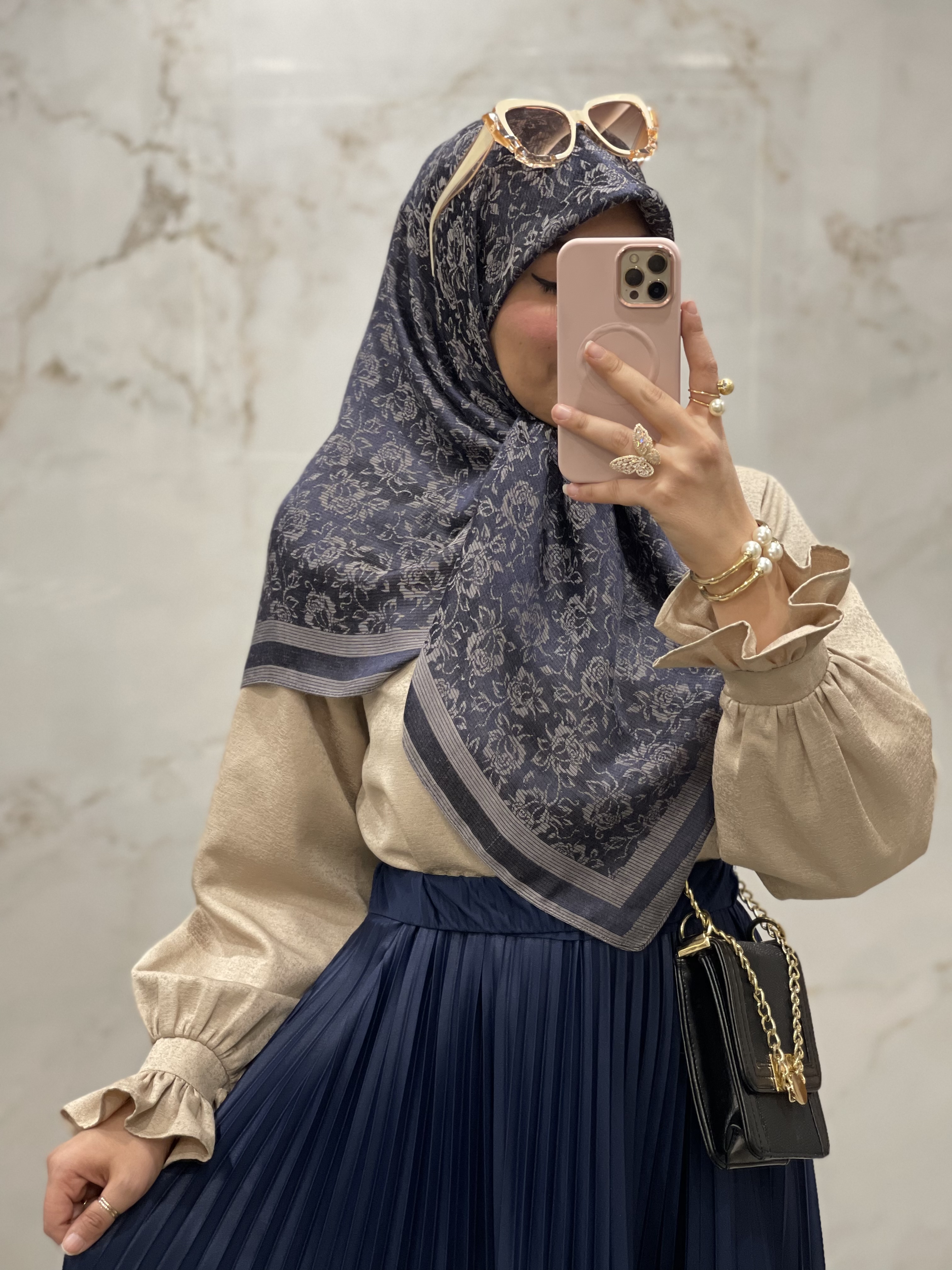 روسری ابریشم ژاکارد لمه دار کد ۱۵۴