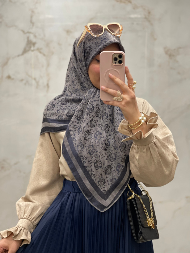 روسری ابریشم ژاکارد لمه دار کد ۱۵۴