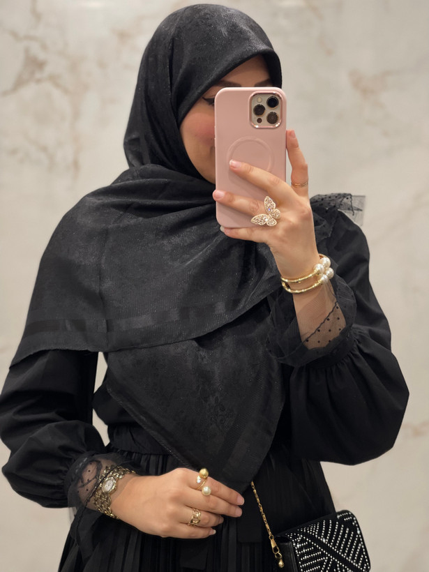 روسری مشکی ابریشم ژاکارد لمه دار طرح گل