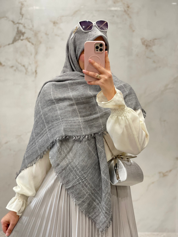 روسری نخی حصیری لمه دار وارداتی قواره ۱۴۰