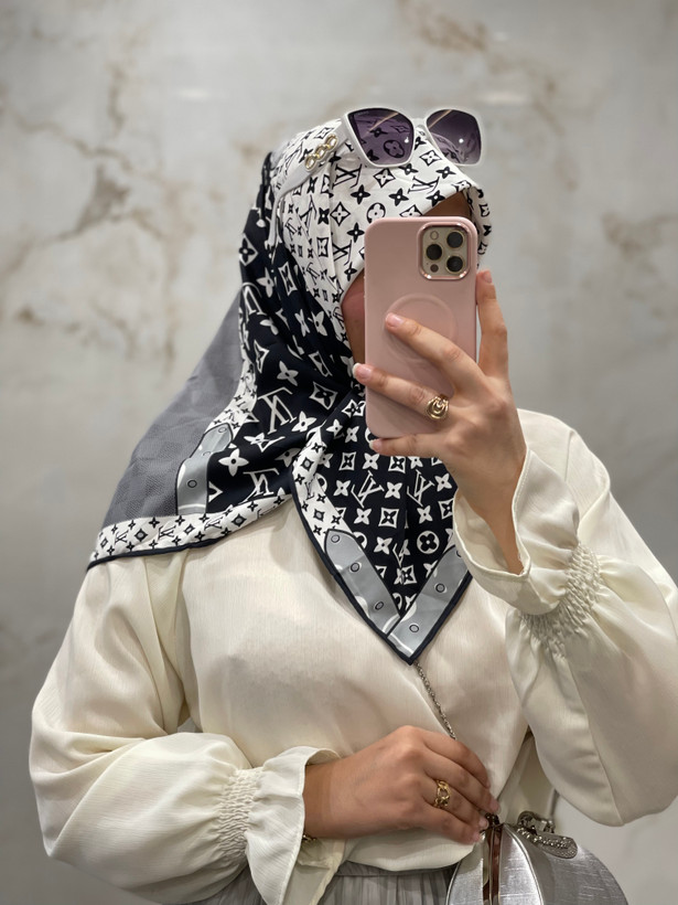 روسری ابریشم کجراه مجلسی وارداتی طرح ال وی