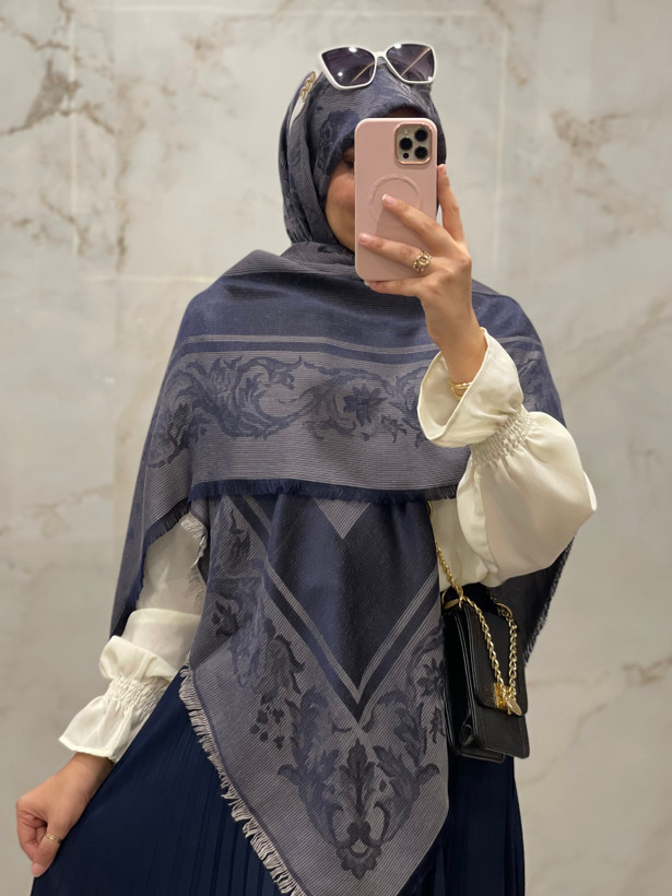 روسری سلطنتی کد ۳۰۰ کپی