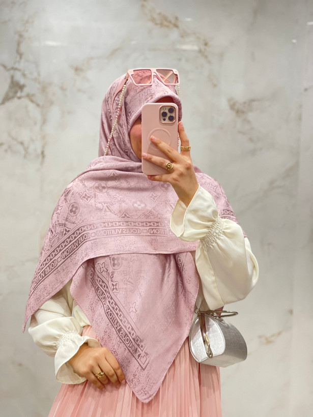 روسری ابریشم ژاکارد ترک وارداتی🇹🇷 کد ۱۷۸