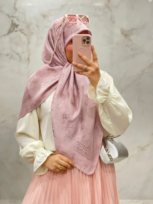 روسری ابریشم ژاکارد ترک وارداتی🇹🇷 کد ۱۷۸