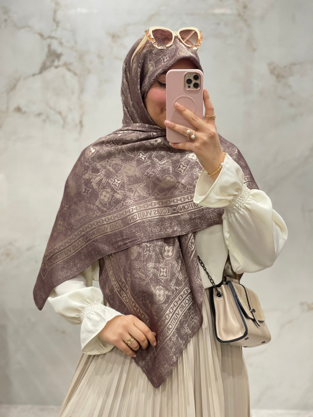 روسری ابریشم ژاکارد ترک وارداتی طرح ال وی🇹🇷