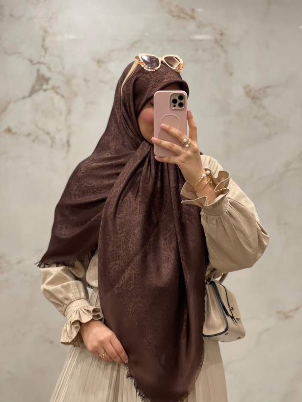 روسری ابریشم ژاکارد لمه دار قهوه ای کد ۱۹۳