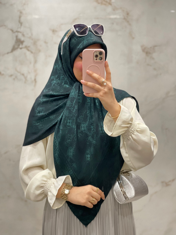 روسری ابریشم ژاکارد ترک وارداتی طرح ال وی🇹🇷