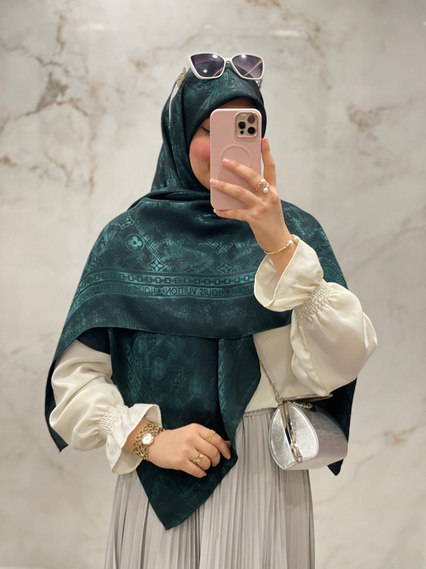 روسری ابریشم ژاکارد ترک وارداتی طرح ال وی🇹🇷