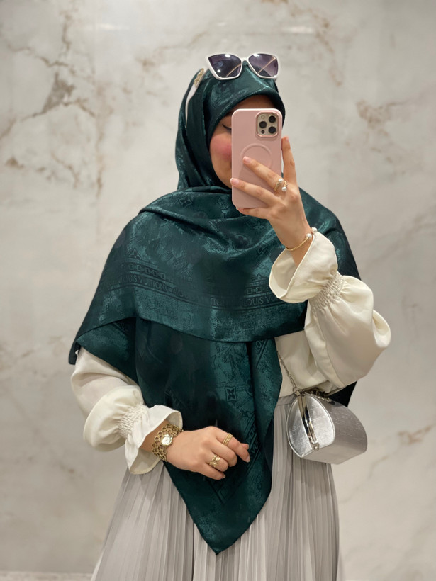 روسری ابریشم ژاکارد ترک وارداتی طرح ال وی🇹🇷
