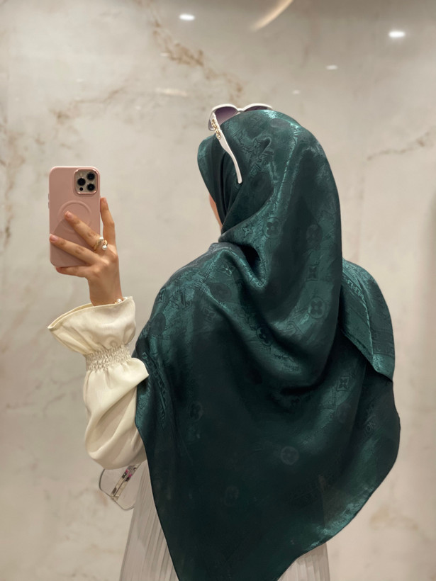 روسری ابریشم ژاکارد ترک وارداتی طرح ال وی🇹🇷