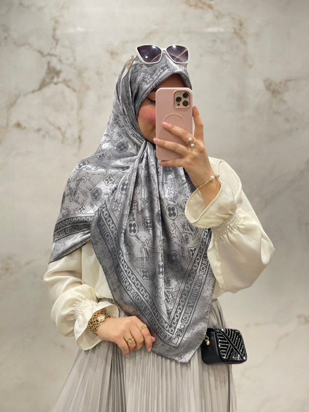 روسری ابریشم ژاکارد ترک وارداتی طرح ال وی🇹🇷