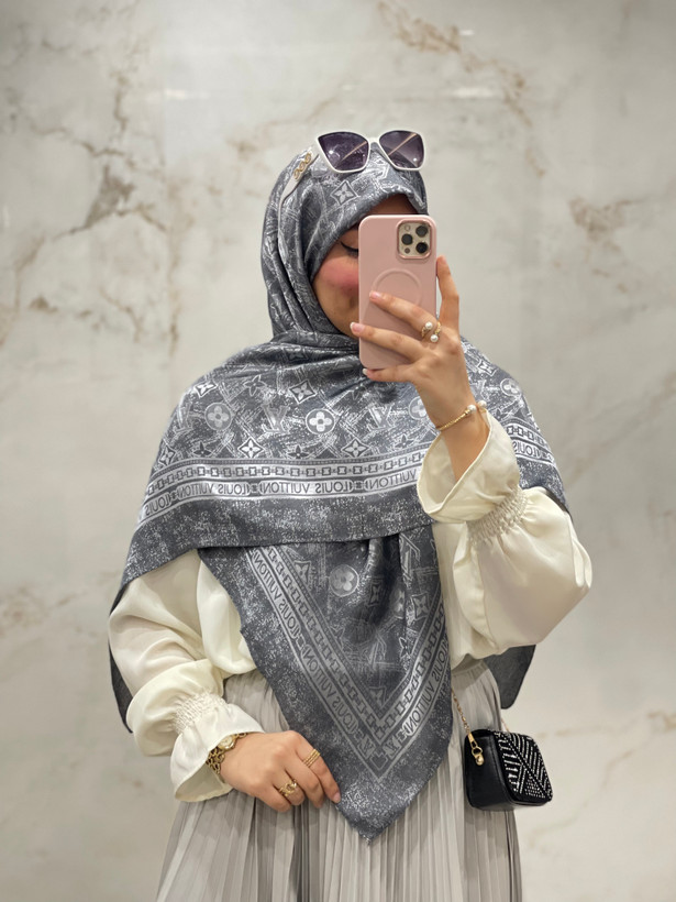 روسری ابریشم ژاکارد ترک وارداتی طرح ال وی🇹🇷