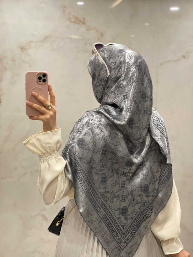 روسری ابریشم ژاکارد ترک وارداتی طرح ال وی🇹🇷