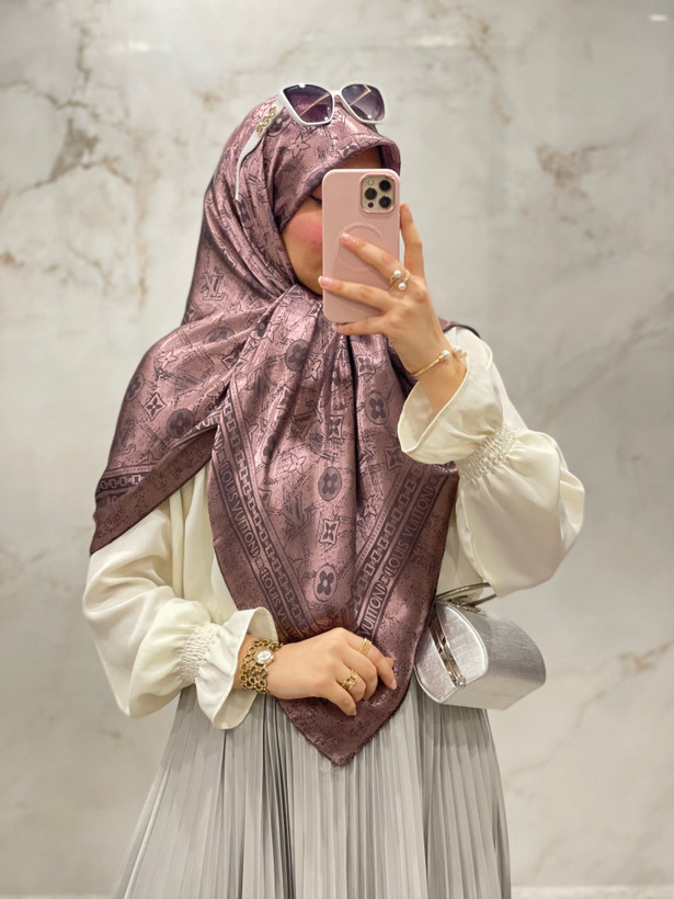روسری ابریشم ژاکارد ترک وارداتی طرح ال وی🇹🇷