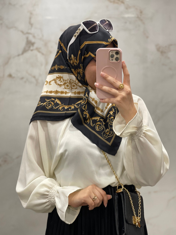 روسری ابریشم کجراه طرح سلطنتی