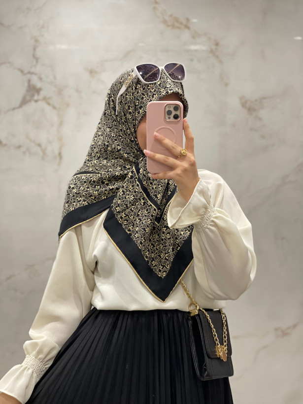 روسری ابریشم توییل طرح حلما