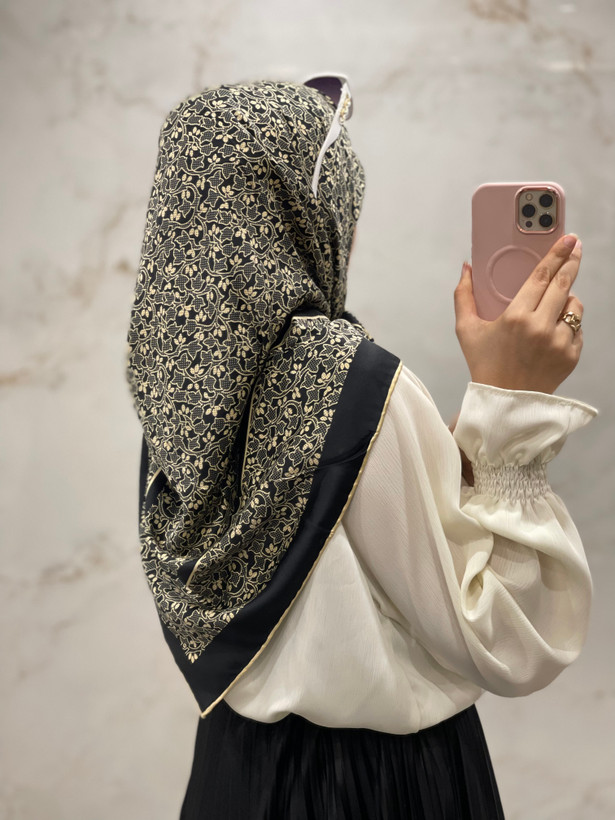 روسری ابریشم توییل طرح حلما