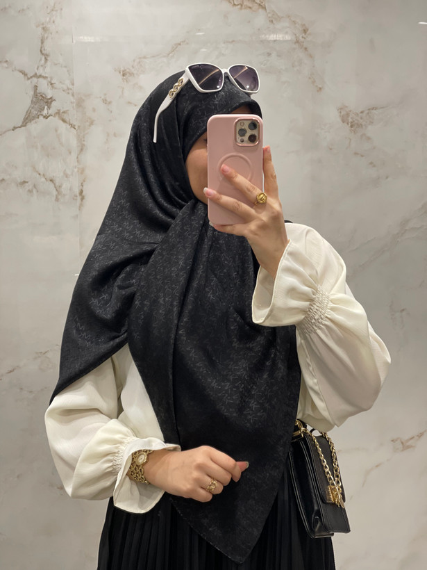 روسری پتینه مشکی طرح MK