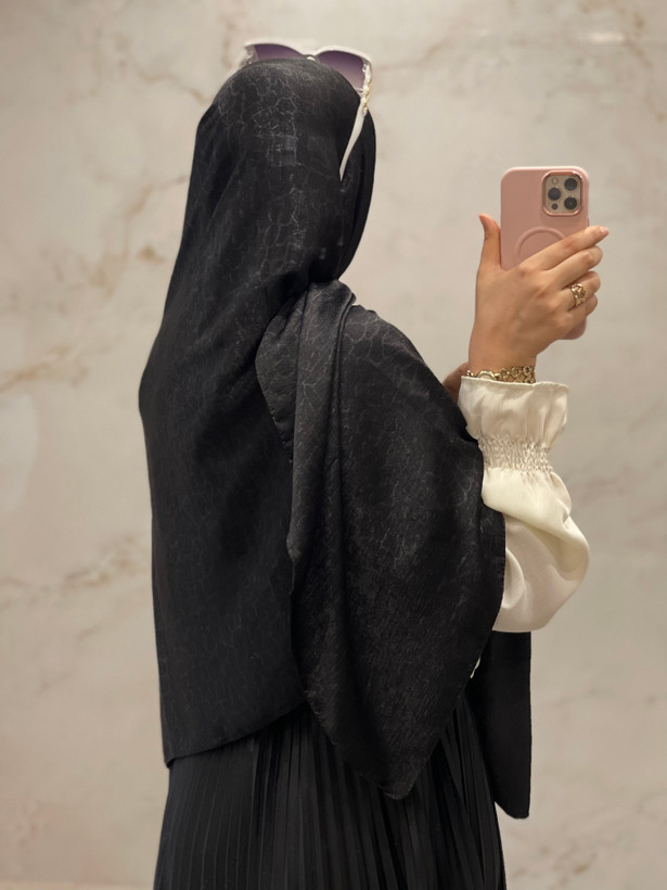 روسری مشکی پتینه کد ۲۱۸