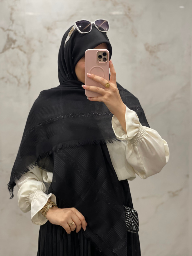 روسری مشکی نخی حاشیه لمه دار