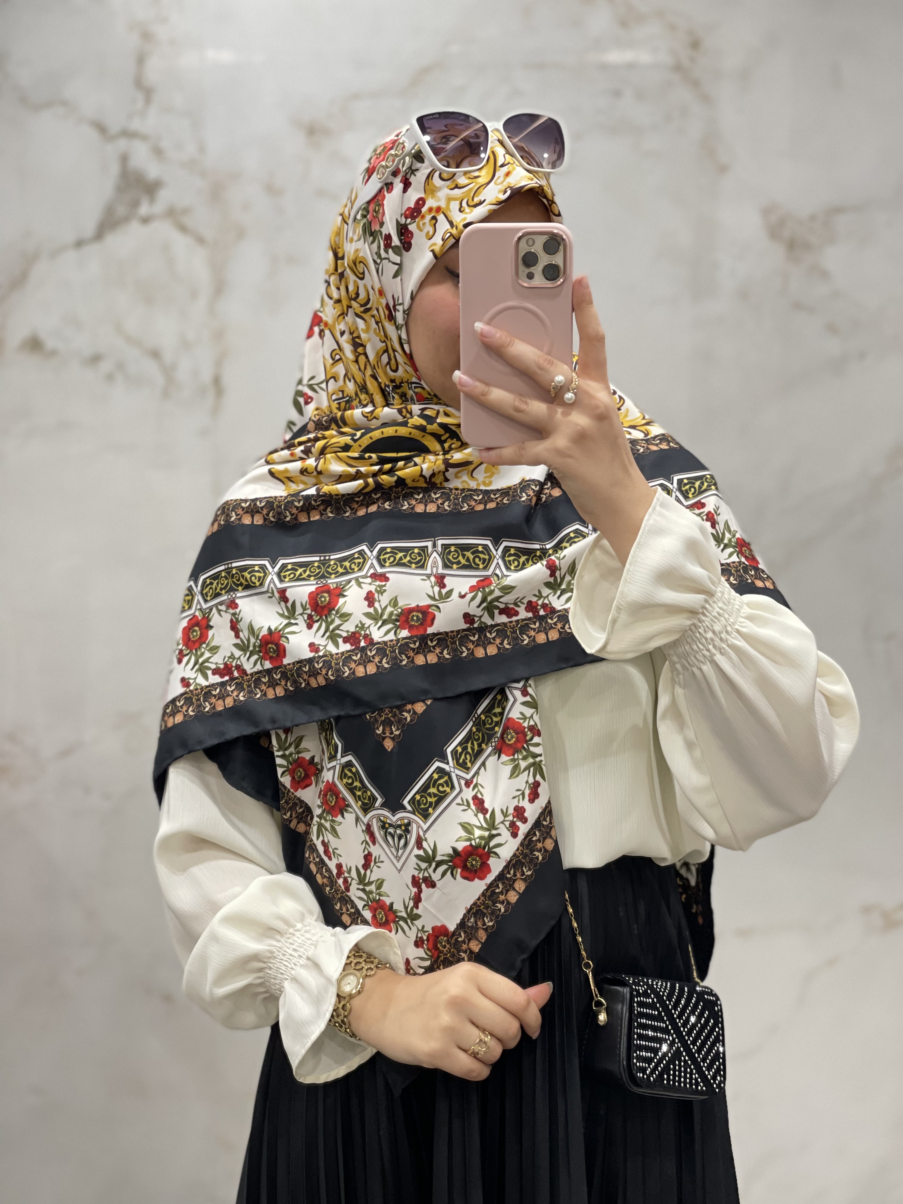 روسری ابریشم کجراه طرح گل