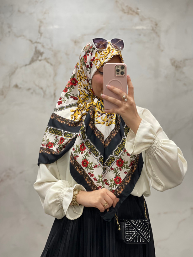 روسری ابریشم کجراه طرح گل