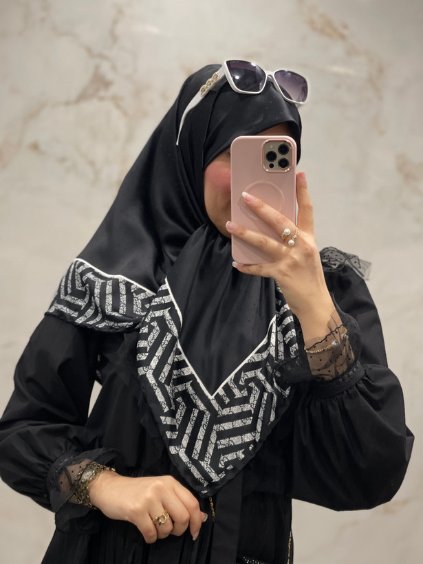 روسری ابریشمی مشکی دور حاشیه طرح گوچی