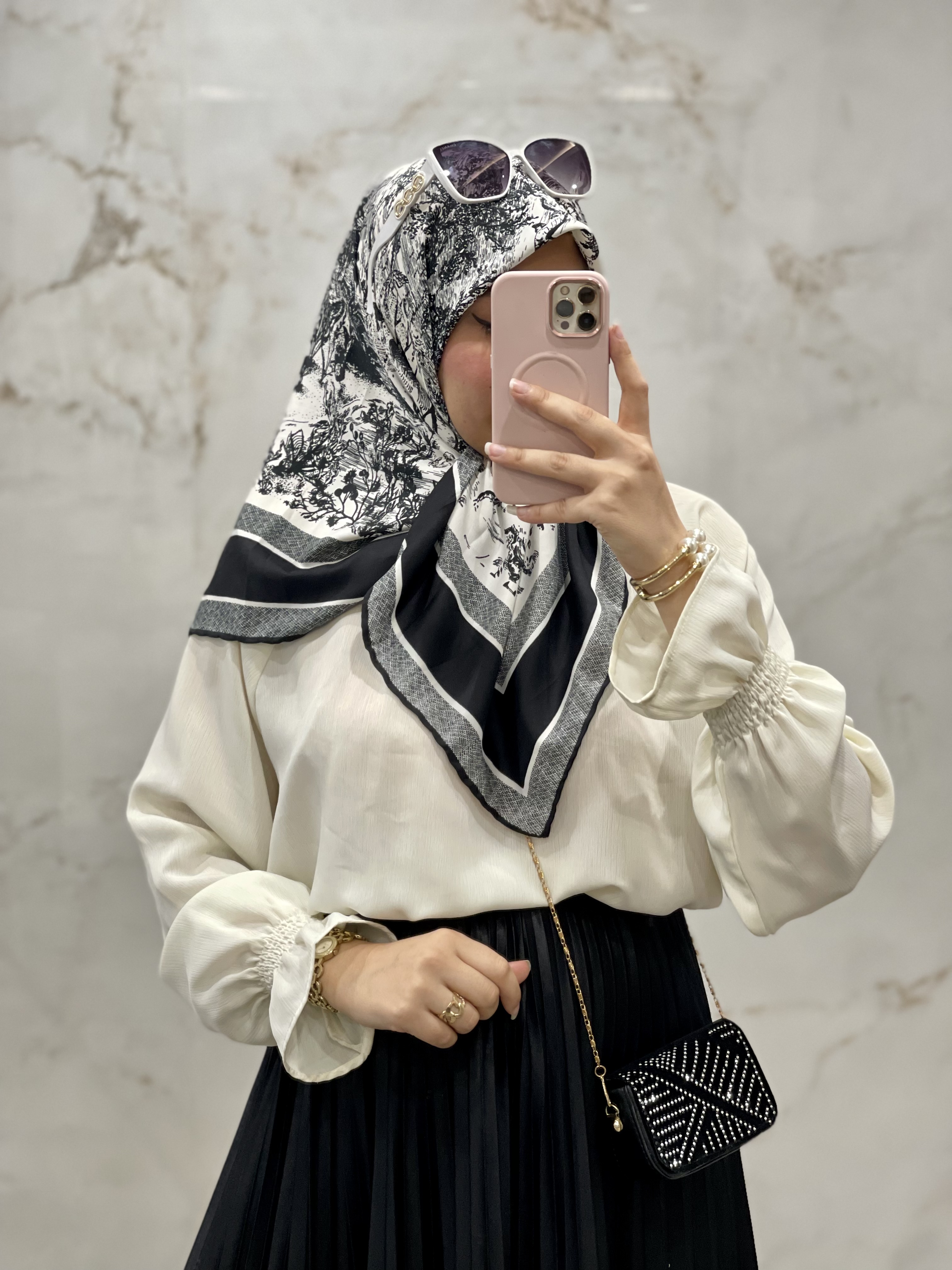 روسری ابریشم کجراه مجلسی طرح دیور