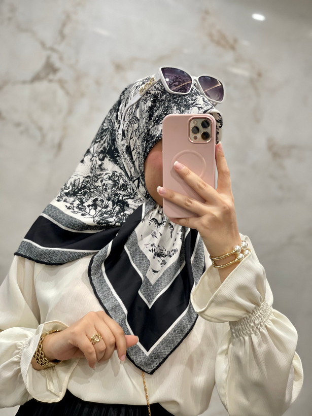 روسری ابریشم کجراه مجلسی طرح دیور