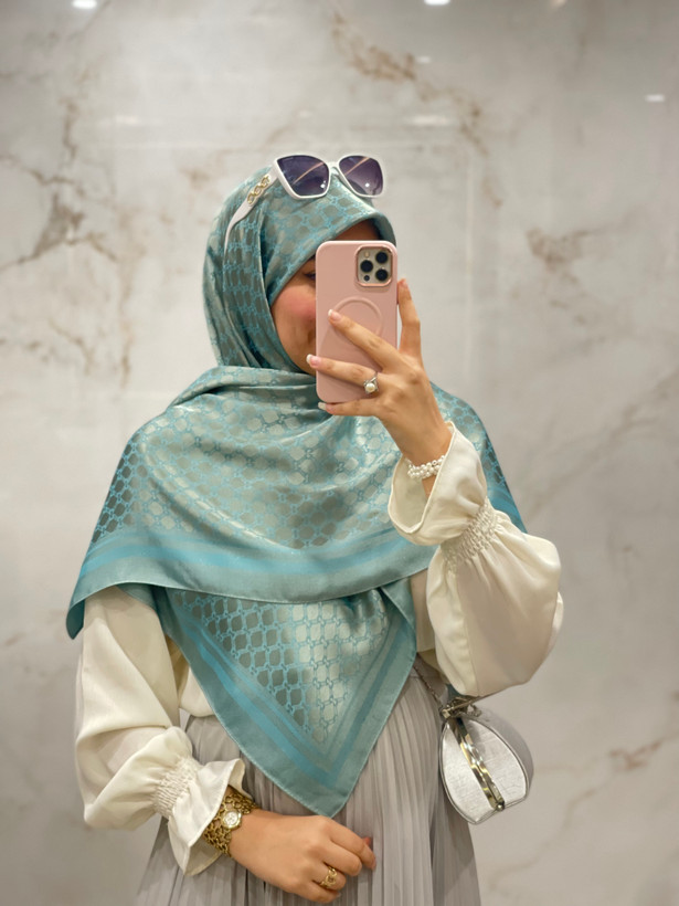 روسری ابریشم ژاکارد لمه دار کد ۲۰