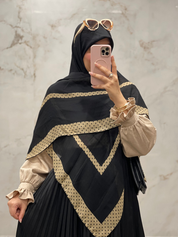 روسری نخ گارزا مشکی حاشیه توپی کد ۲۴