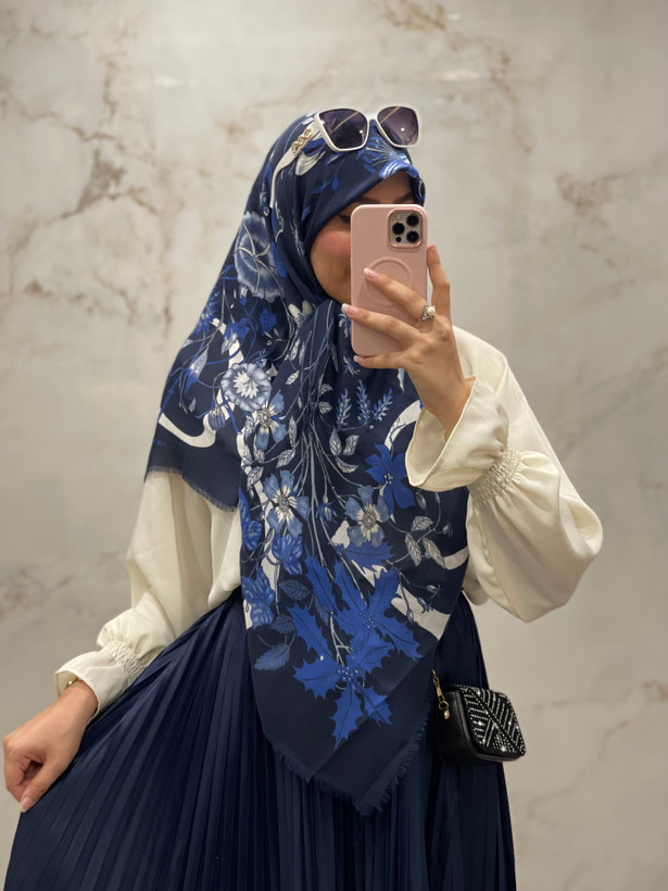روسری نخ مودال وارداتی بسیار خنک سورمه ای