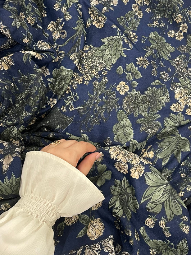 روسری نخی سیااسکارف سورمه ای طرح گل