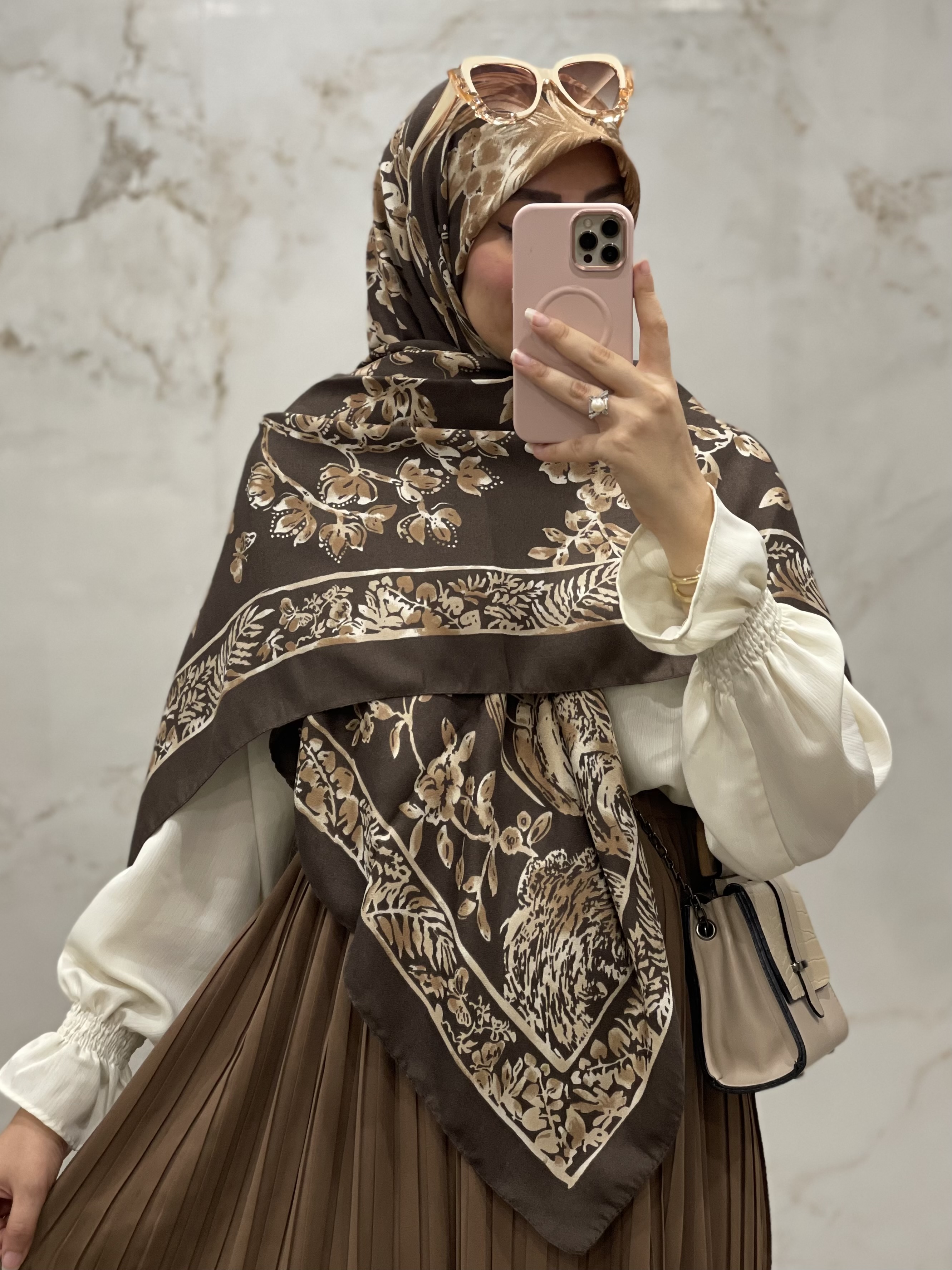 روسری نخی سیااسکارف طرح شکوفه کد ۲۹