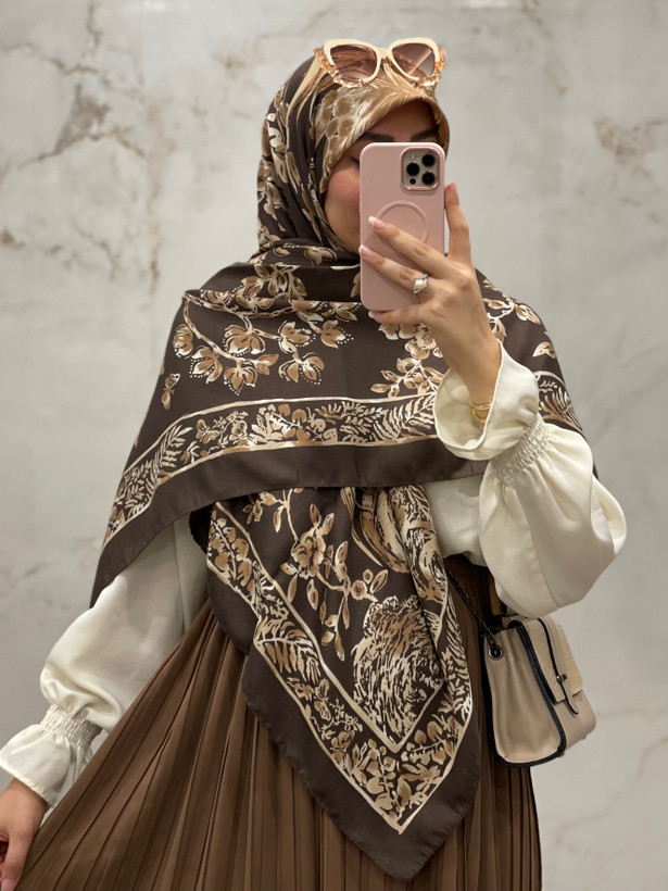 روسری نخی سیااسکارف طرح شکوفه کد ۲۹
