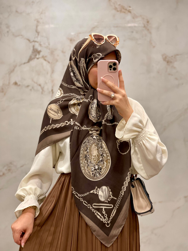 روسری نخی سیااسکارف طرح نگین زنجیری کد ۳۱