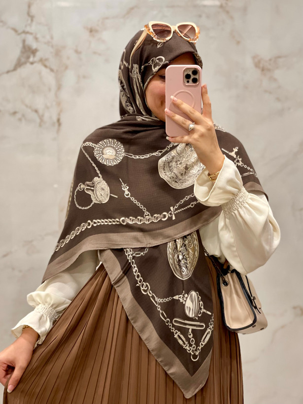 روسری نخی سیااسکارف طرح نگین زنجیری کد ۳۱
