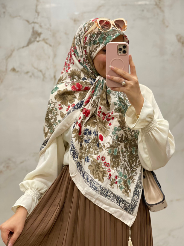 روسری نخی سیااسکارف طرح بهار کد ۳۲
