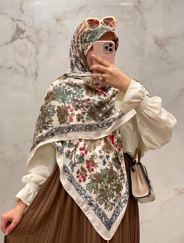 روسری نخی سیااسکارف طرح بهار کد ۳۲