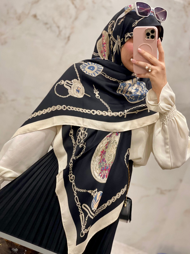 روسری نخی سیااسکارف طرح زنجیری کد ۳۳