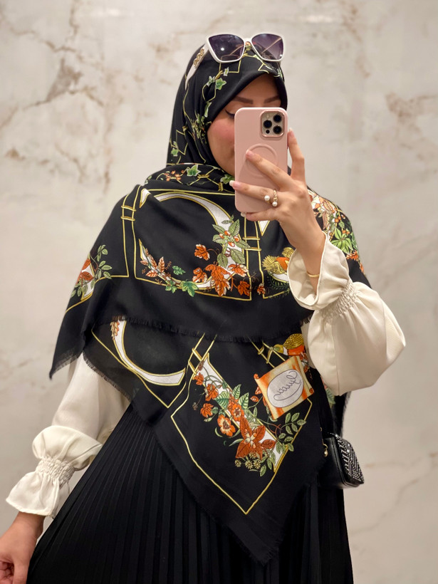 روسری نخ ژاکارد وارداتی کد ۳۴