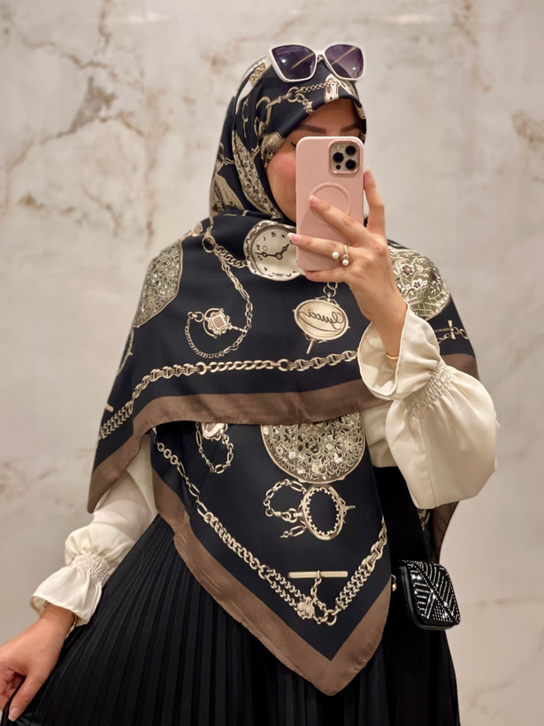 روسری نخ سیااسکارف طرح نگین زنجیری کد ۳۵