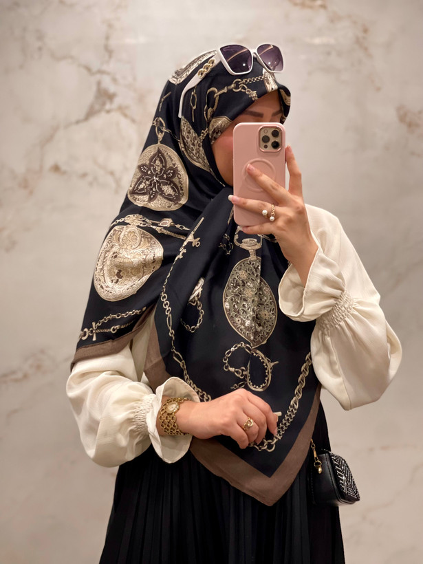 روسری نخ سیااسکارف طرح نگین زنجیری کد ۳۵